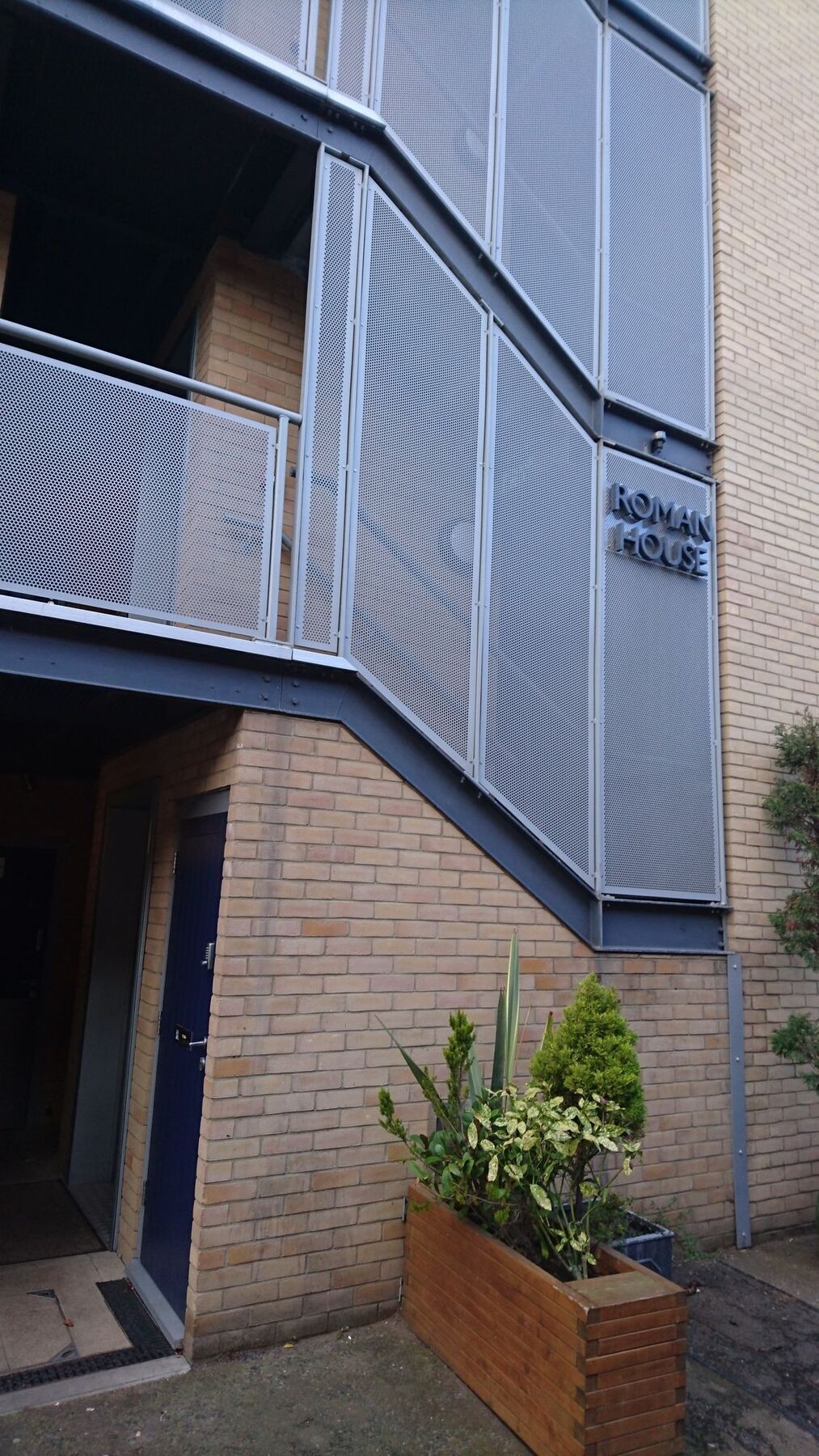 Lux Living Apartments - Roman House CBG Exterior photo